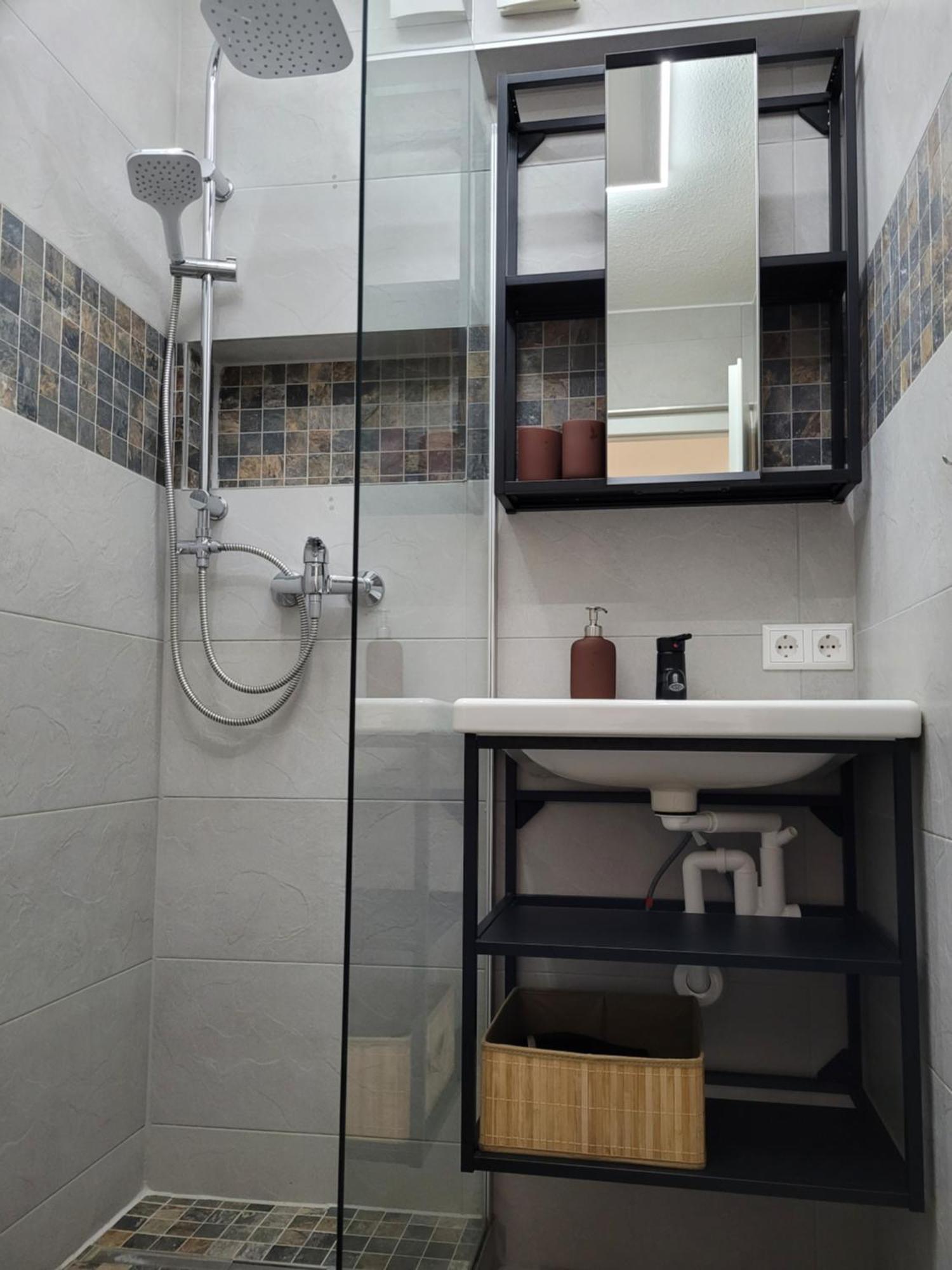 Living Flat, Eine Wohnung Mit Zwei Schlafzimmern Und Balkon Schorndorf  Extérieur photo
