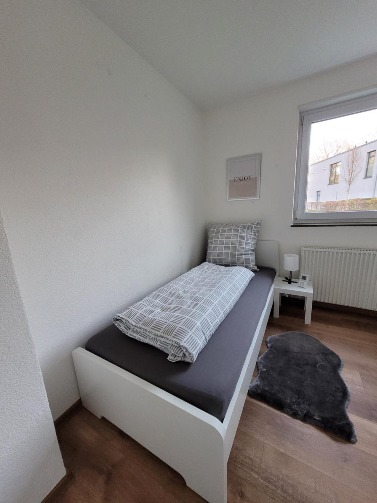 Living Flat, Eine Wohnung Mit Zwei Schlafzimmern Und Balkon Schorndorf  Extérieur photo